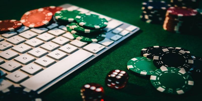Tổng hợp những ưu điểm khi chơi poker online tiền thật